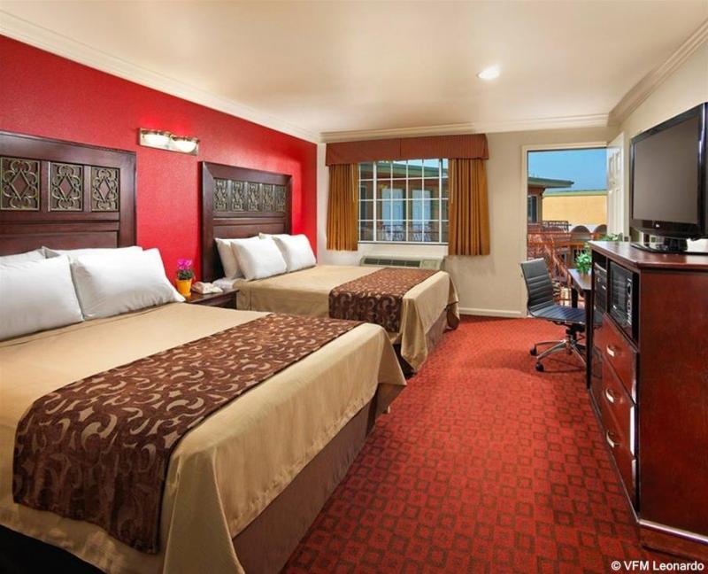 Studio Inn & Suites At Promenade Downey Exterior photo